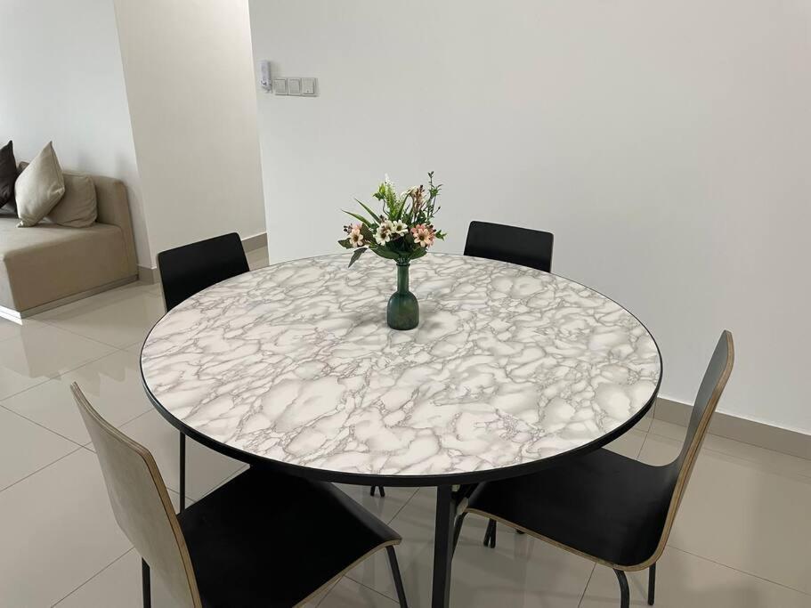 Apartment New Twin Galaxy 2br Near Jb Town/ksl/ciq Johor Bahru