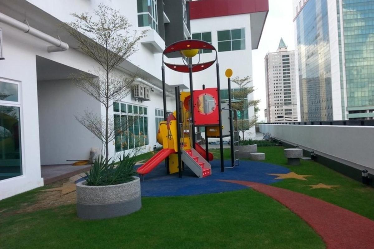 New Twin Galaxy 2br Near Jb Town/ksl/ciq Apartment
